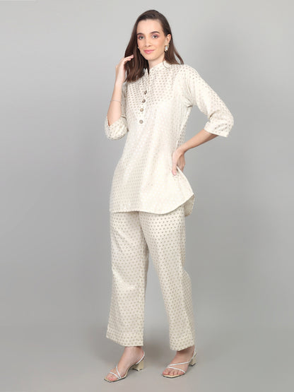 Ivory Textured Kurta Set with Minimal Embellishment